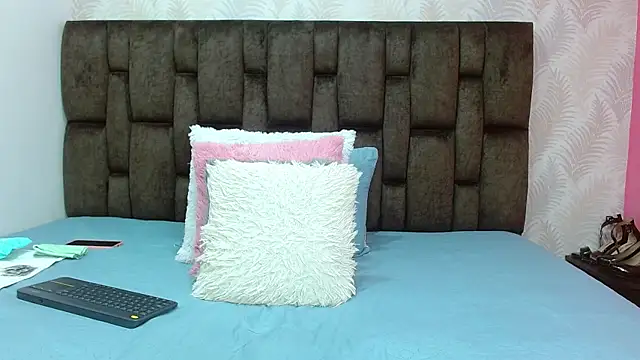 JuanitaDelMar online show from 02-11-25, 03:18