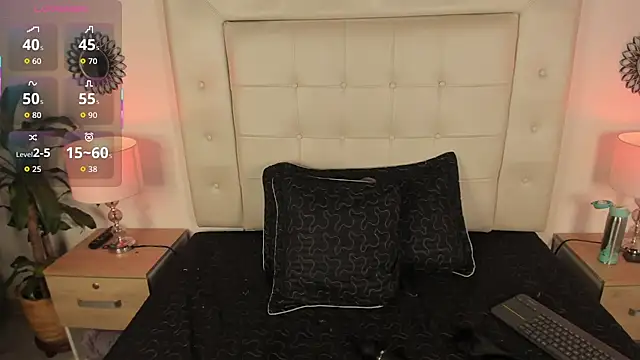 Agatha Vixen online show from 09-12-25, 12:38