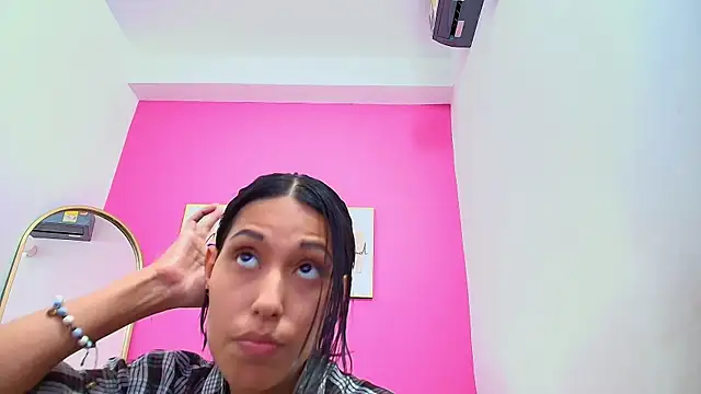 yourcuteneighbourr online show from 01-10-25, 09:34