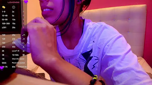 yourcuteneighbourr online show from 02-04-25, 09:38