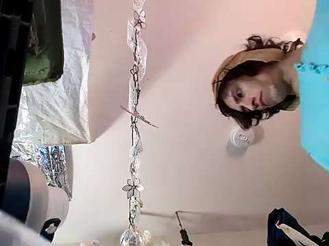 gurlnips online show from 02-14-25, 03:54