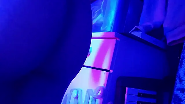 gurlnips online show from 10-19-25, 09:21