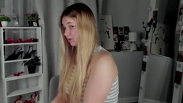 Rebecca Kelly online show from 11-05-25, 02:44