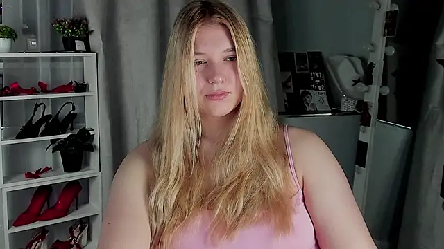 Rebecca Kelly online show from 11-11-25, 02:33