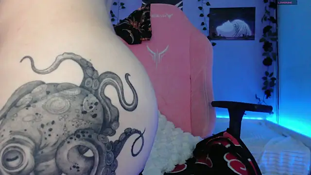Snapshot of Scarlettsrorm chatting on 02-20-25, 05:12 Scarlettsrorm online show from 02-20-25, 05:12