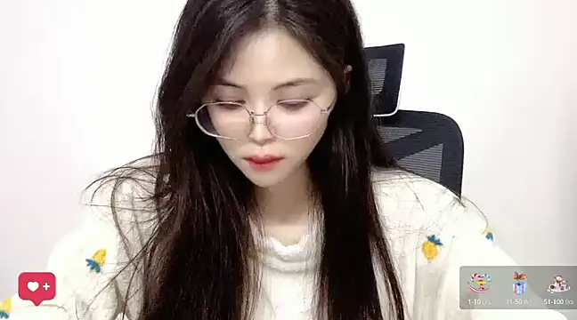 Snapshot of ---MIA--- chatting on 02-04-25, 02:49 ---MIA--- online show from 02-04-25, 02:49
