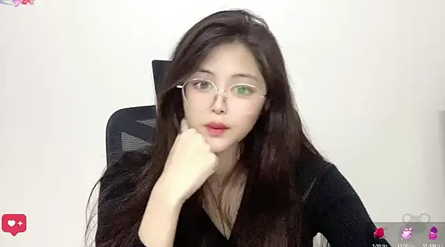 Snapshot of ---MIA--- chatting on 02-05-25, 12:38 ---MIA--- online show from 02-05-25, 12:38