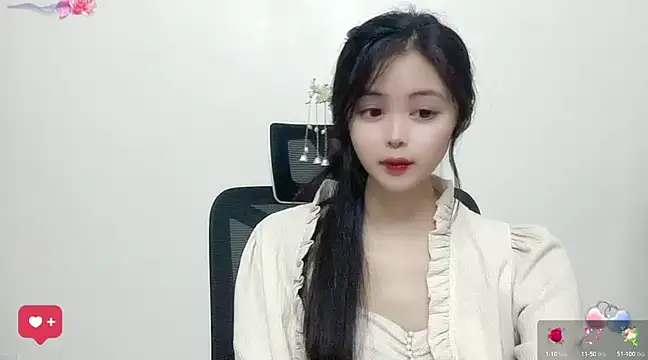 Snapshot of ---MIA--- chatting on 02-21-25, 04:05 ---MIA--- online show from 02-21-25, 04:05