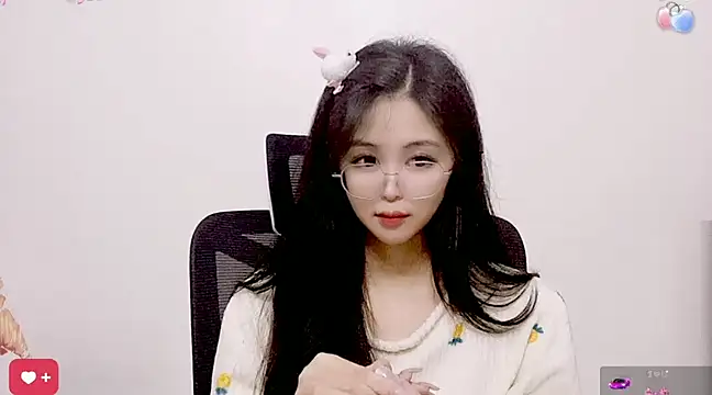 Snapshot of ---MIA--- chatting on 03-07-25, 04:55 ---MIA--- online show from 03-07-25, 04:55