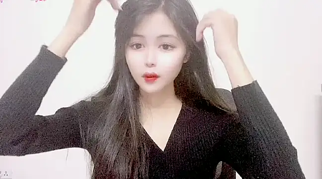 Snapshot of ---MIA--- chatting on 03-17-25, 04:33 ---MIA--- online show from 03-17-25, 04:33
