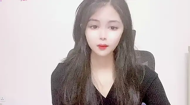 Snapshot of ---MIA--- chatting on 03-17-25, 07:37 ---MIA--- online show from 03-17-25, 07:37