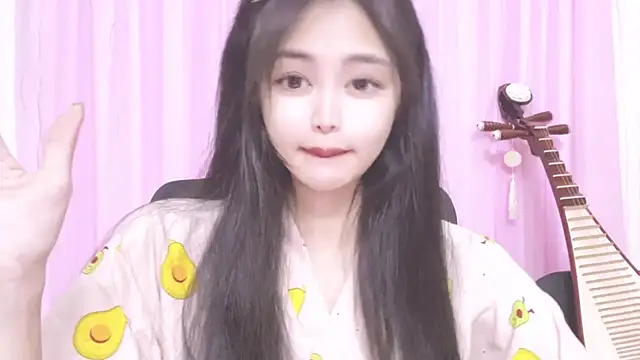 Snapshot of ---MIA--- chatting on 10-21-25, 01:23 ---MIA--- online show from 10-21-25, 01:23