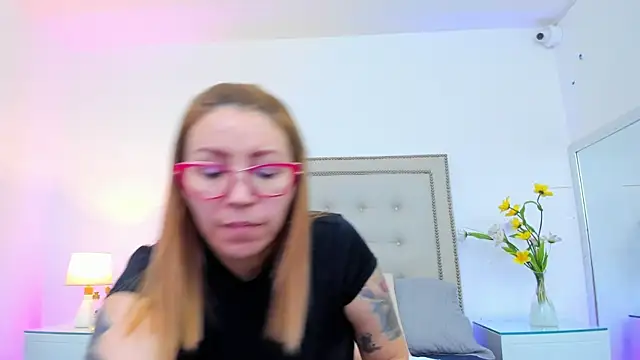 Snapshot of IsisDuzan chatting on 03-08-25, 07:53 IsisDuzan online show from 03-08-25, 07:53