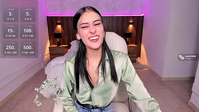 Snapshot of karlaa_james chatting on 11-01-25, 11:12 karlaa james online show from 11-01-25, 11:12