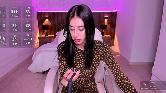 Snapshot of karlaa_james chatting on 11-05-25, 10:59 karlaa james online show from 11-05-25, 10:59