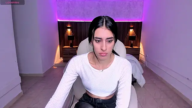 Snapshot of karlaa_james chatting on 11-18-25, 11:03 karlaa james online show from 11-18-25, 11:03