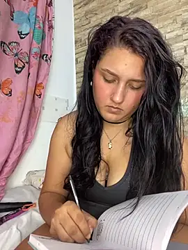 Snapshot of saray_gomez22 chatting on 12-30-24, 04:09 saray gomez22 online show from 12-30-24, 04:09