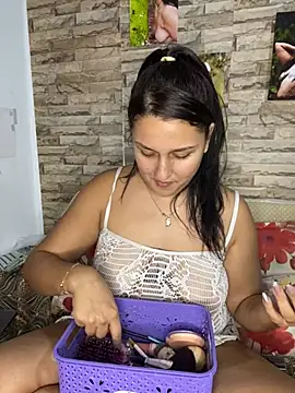 Snapshot of saray_gomez22 chatting on 01-20-25, 04:54 saray gomez22 online show from 01-20-25, 04:54