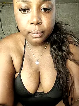 Snapshot of Chleo__ chatting on 02-14-25, 09:10 Chleo online show from 02-14-25, 09:10