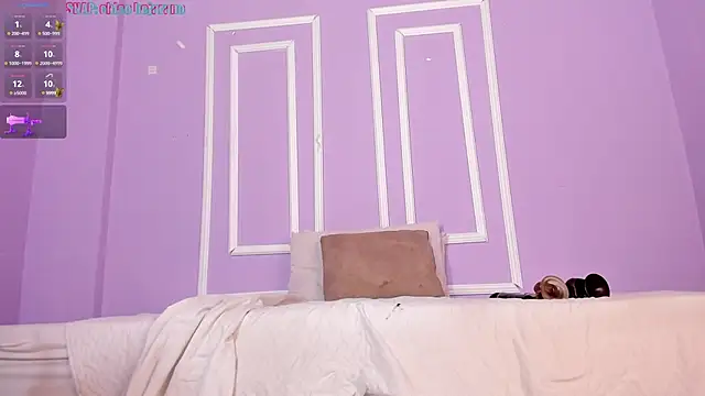 Snapshot of Chleo__ chatting on 02-25-25, 04:00 Chleo online show from 02-25-25, 04:00