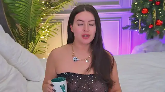 TrishaWinslet online show from 12-15-25, 04:17