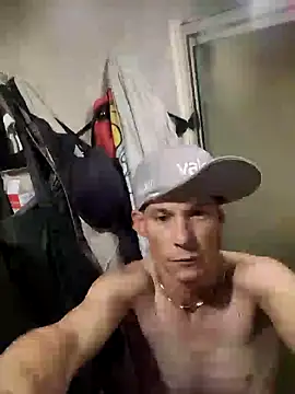 ILUV2TUCHMYKITTY online show from 09-19-25, 12:17