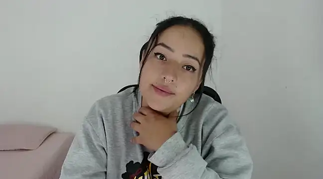 jjulietha95 online show from 12-18-24, 07:15