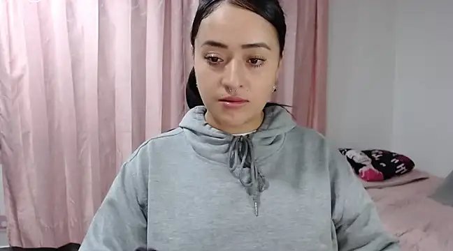 jjulietha95 online show from 02-17-25, 03:47