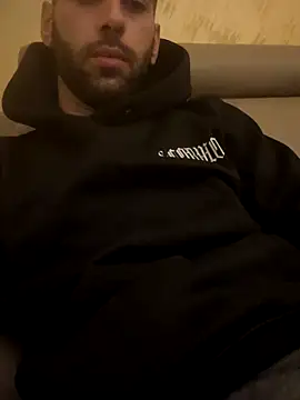 Snapshot of Enzoblood1 chatting on 01-08-26, 12:02 Enzoblood1 online show from 01-08-26, 12:02