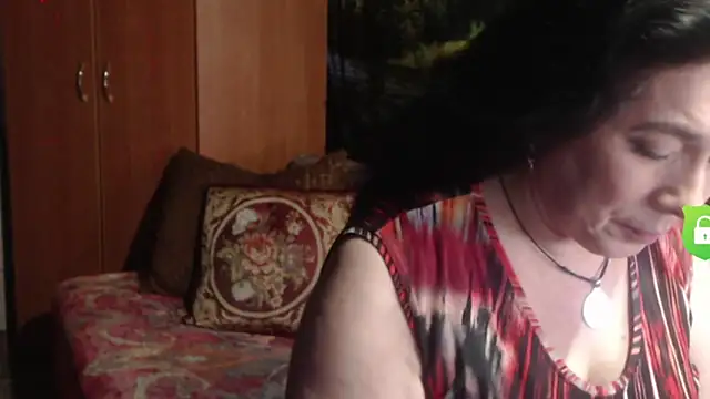 Snapshot of RositaSky chatting on 02-08-25, 11:33 RositaSky online show from 02-08-25, 11:33