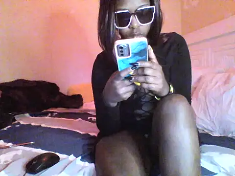 Snapshot of Sexy_jarisan chatting on 10-15-25, 02:01 Sexy jarisan online show from 10-15-25, 02:01