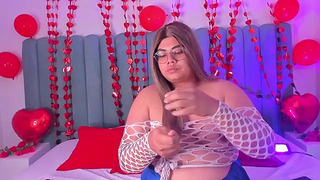 Snapshot of Tom_Silver__ chatting on 02-18-25, 06:15 Tom Silver online show from 02-18-25, 06:15