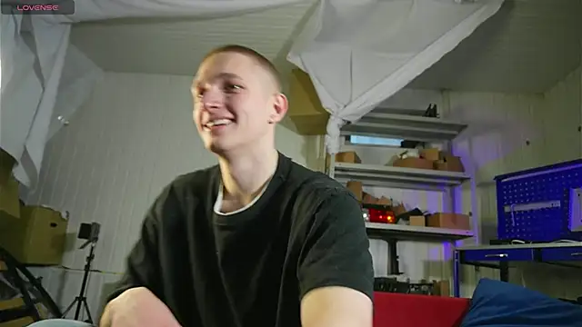 dustyn fox online show from 02-17-25, 02:04