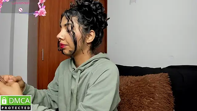 Snapshot of jasmine_bunny_ chatting on 02-17-25, 11:13 jasmine bunny  online show from 02-17-25, 11:13