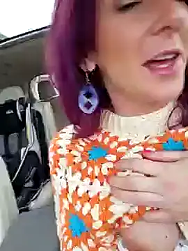 Snapshot of MissyRoulette chatting on 01-28-25, 05:24 MissyRoulette online show from 01-28-25, 05:24