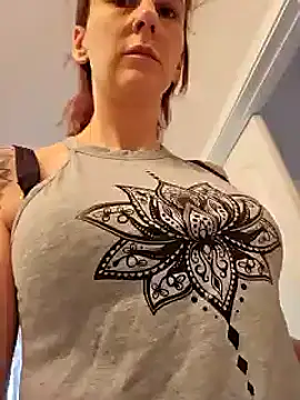 Snapshot of MissyRoulette chatting on 03-02-25, 10:48 MissyRoulette online show from 03-02-25, 10:48