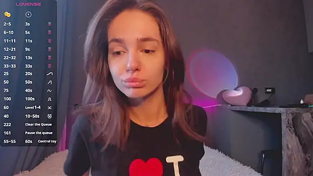 Snapshot of JudyAngil chatting on 09-30-25, 05:34 JudyAngil online show from 09-30-25, 05:34