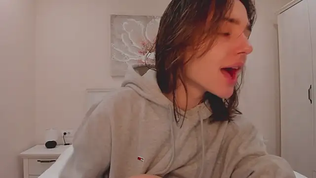 Snapshot of JudyAngil chatting on 10-29-25, 06:04 JudyAngil online show from 10-29-25, 06:04