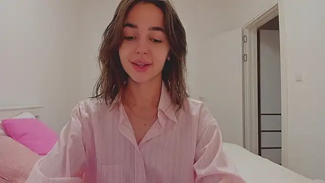 Snapshot of JudyAngil chatting on 11-11-25, 06:13 JudyAngil online show from 11-11-25, 06:13