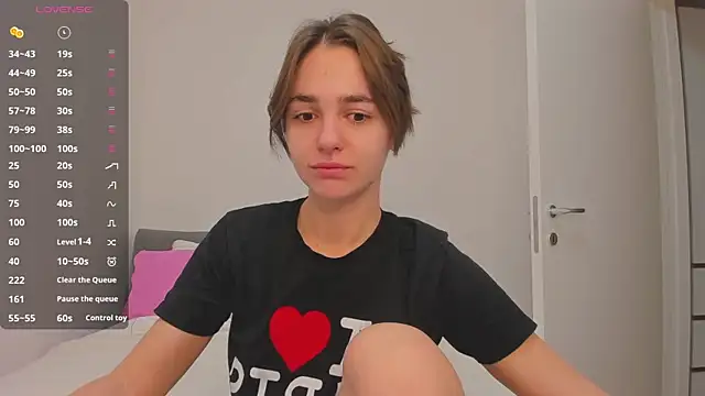 Snapshot of JudyAngil chatting on 12-03-25, 06:54 JudyAngil online show from 12-03-25, 06:54