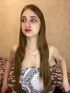 Snapshot of MollyDolle chatting on 12-21-24, 07:06 MollyDolle online show from 12-21-24, 07:06