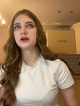 Snapshot of MollyDolle chatting on 12-21-24, 10:19 MollyDolle online show from 12-21-24, 10:19