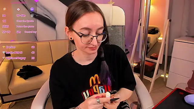 Snapshot of ShiroHeby chatting on 01-13-25, 07:42 ShiroHeby online show from 01-13-25, 07:42