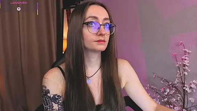 Snapshot of ShiroHeby chatting on 10-30-25, 12:39 ShiroHeby online show from 10-30-25, 12:39