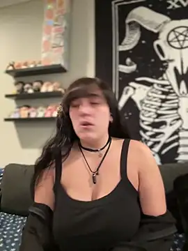 Snapshot of ThicBunz chatting on 11-15-25, 03:08 ThicBunz online show from 11-15-25, 03:08