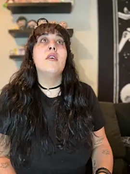 Snapshot of ThicBunz chatting on 11-17-25, 05:52 ThicBunz online show from 11-17-25, 05:52