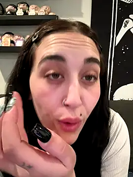 Snapshot of ThicBunz chatting on 12-14-25, 03:45 ThicBunz online show from 12-14-25, 03:45