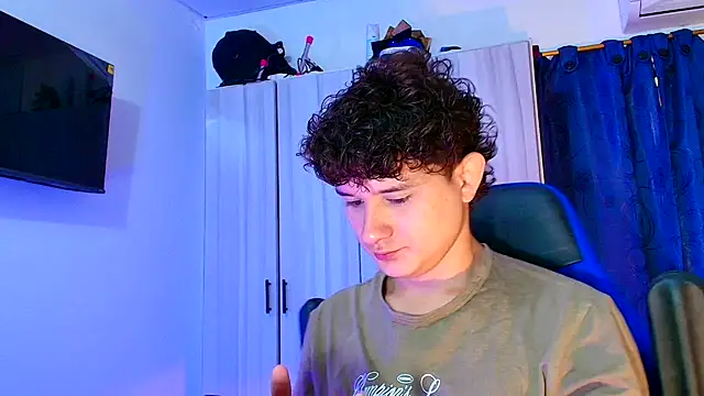 Nathan Bluee online show from 12-17-25, 04:46