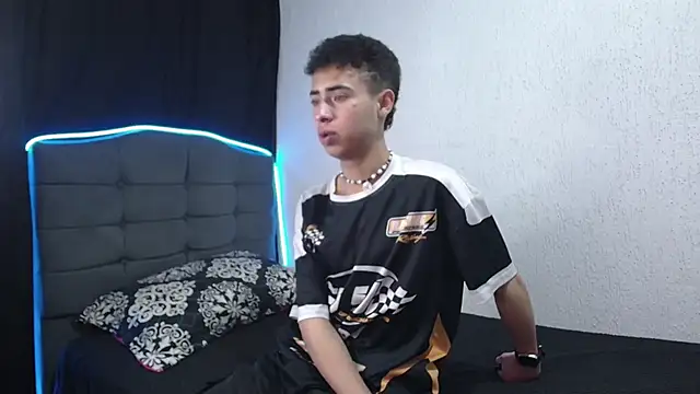 sexybat twink online show from 12-22-24, 10:47