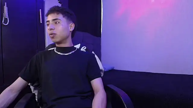 sexybat twink online show from 02-12-25, 08:29